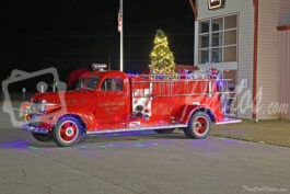Christmas Fire Truck (Color Photo)